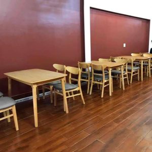Bàn ghế quán ăn bằng gỗ